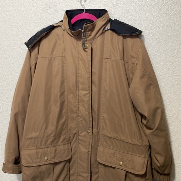 Woolrich Original Outdoorwear Vintage Women's Tan Coat. Good Condition. Size M. - Picture 3 of 10